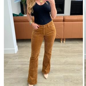 Universal Thread Women’s Vintage Bootcut Corduroy Pant, Rust Brown, size 16R